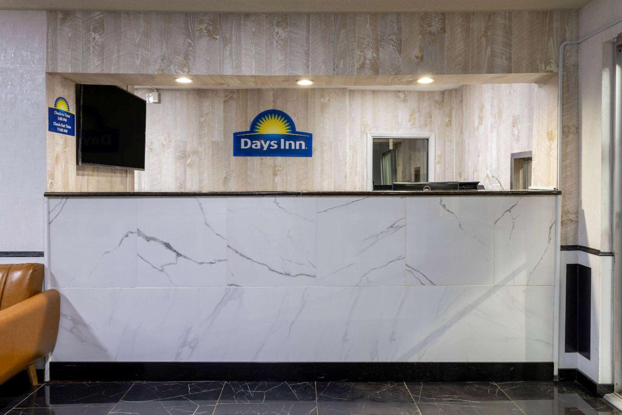 Days Inn By Wyndham Columbia Extérieur photo